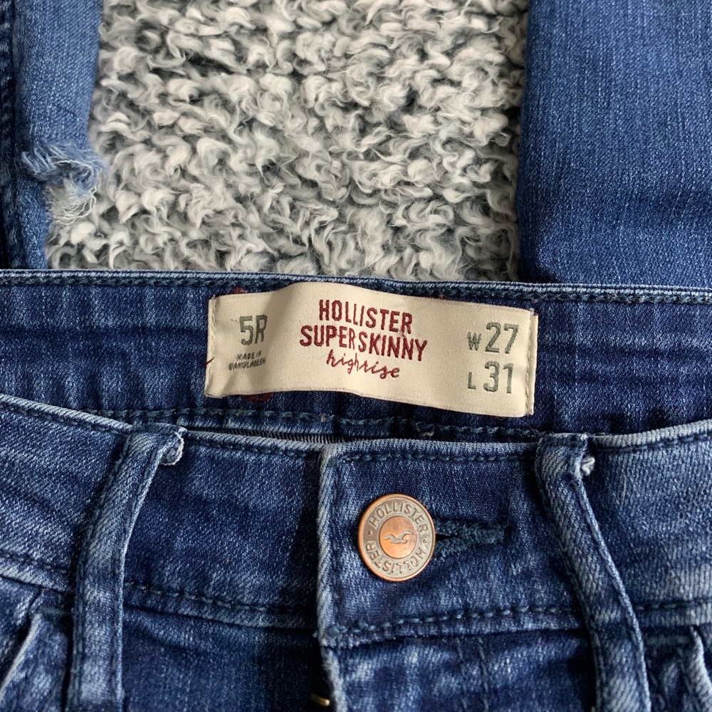 HOLLISTER super skinny high waisted jeans!!!